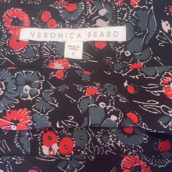 VERONICA BEARD Mini Skirt Black Red Sz 2 Floral Print Ruched Front Zip Chic - Picture 9 of 12